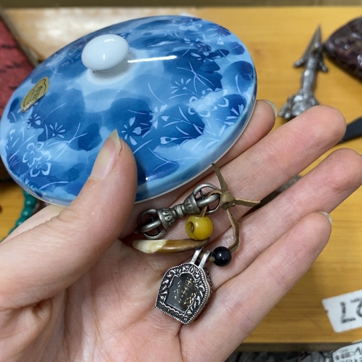 摆件中古工艺品一件