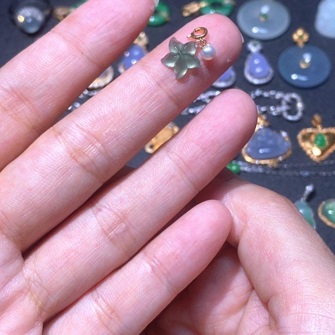 吊坠(不含链)18K金镶嵌翡翠