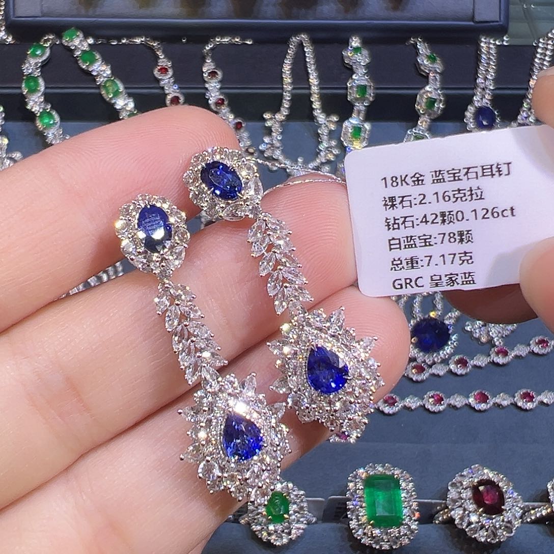 蓝宝石耳钉18K金镶嵌