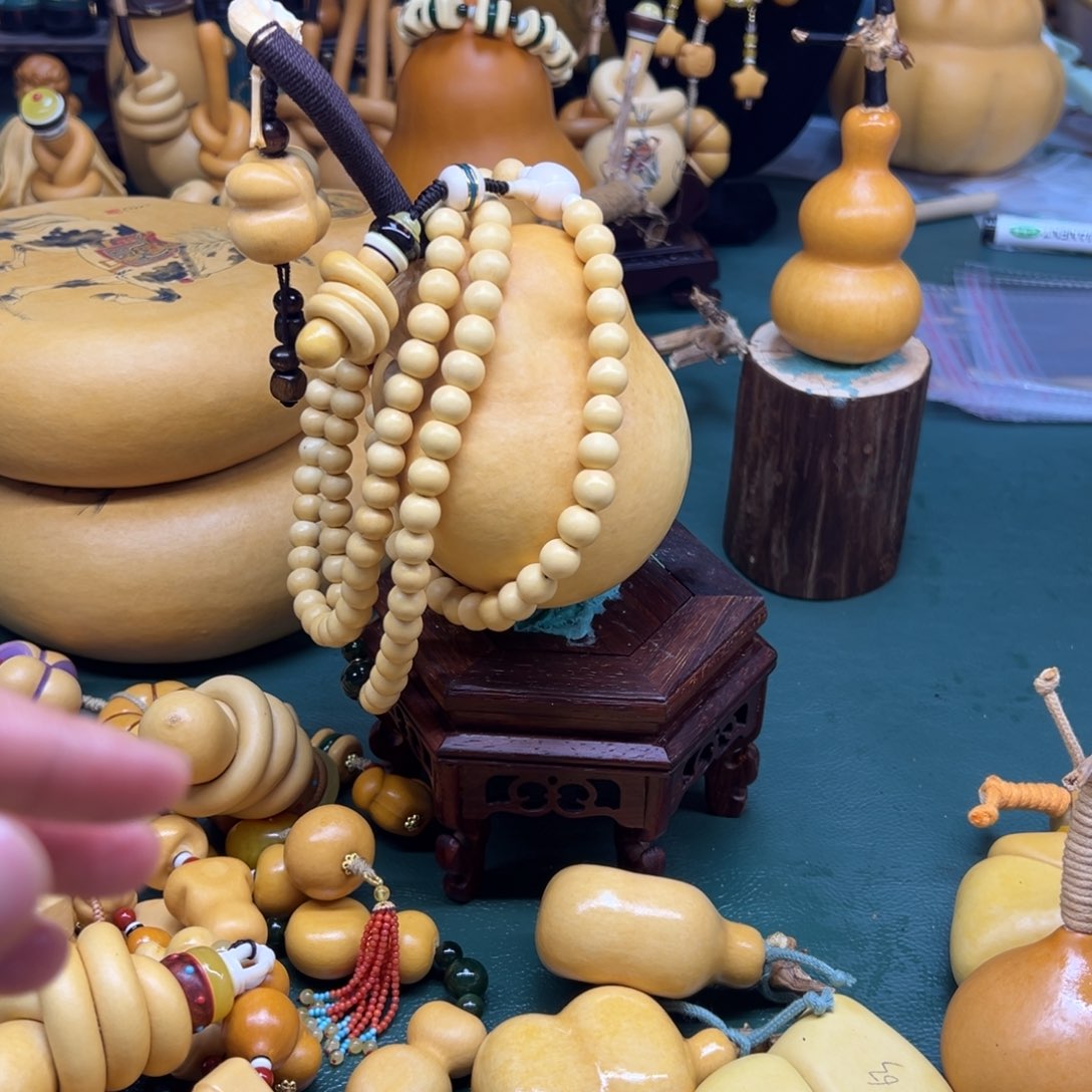 爱***子大叶紫檀（黑酸枝木类）