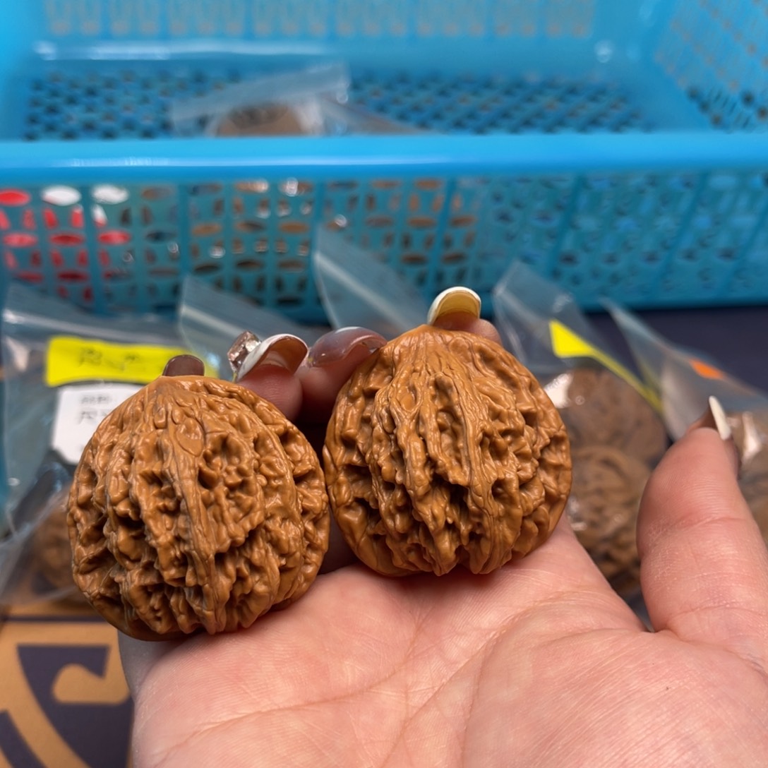 文玩核桃把件虎头