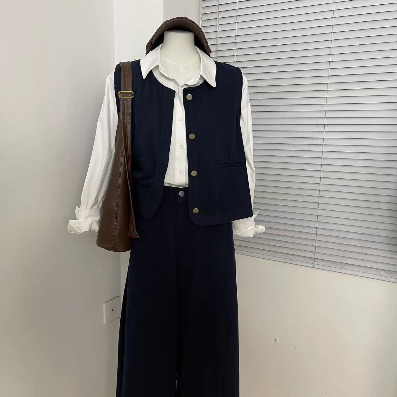  keke定制 韩国东大门秋季新款时尚百搭简约显瘦坎肩无袖套装女