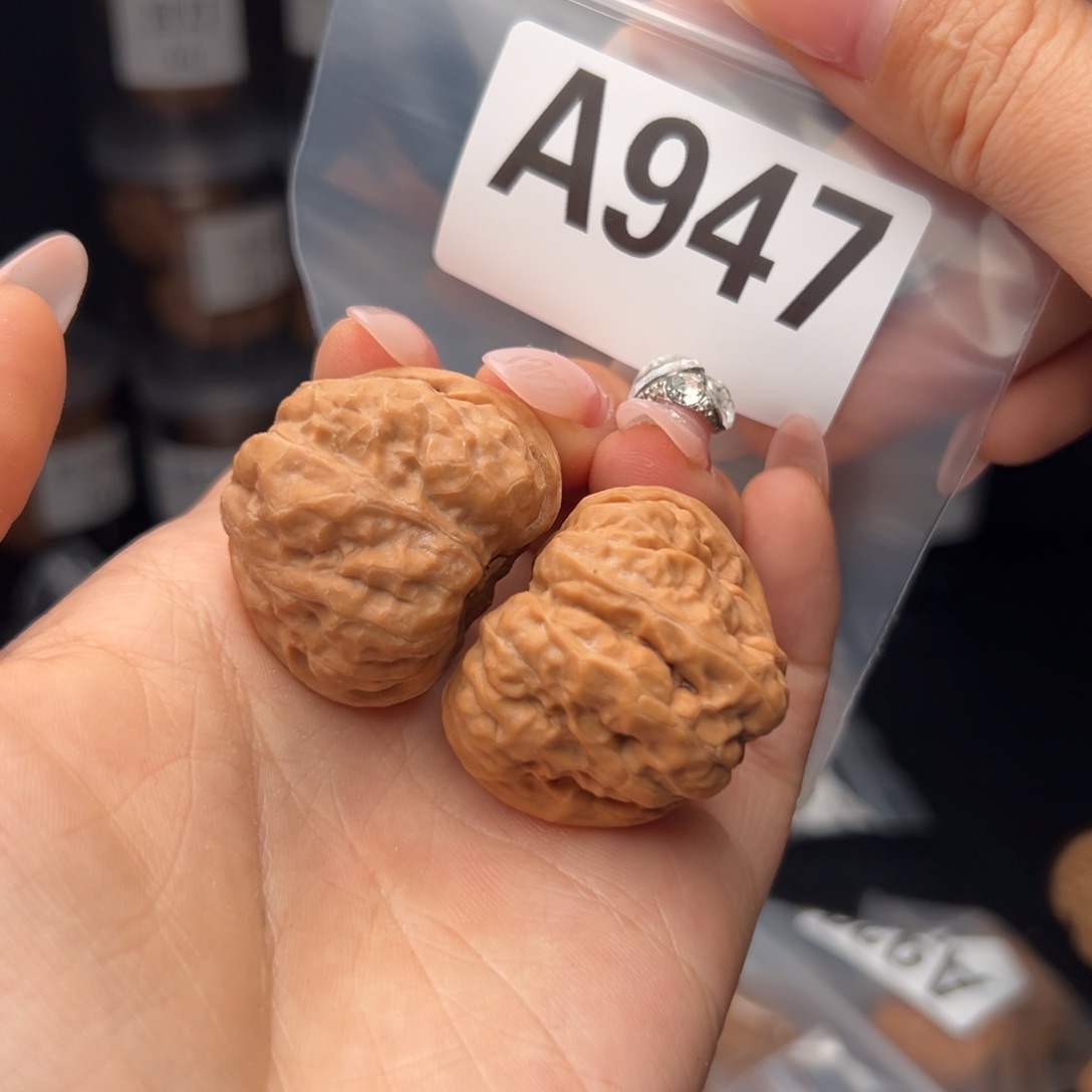 文玩核桃吊坠蛤蟆头35+