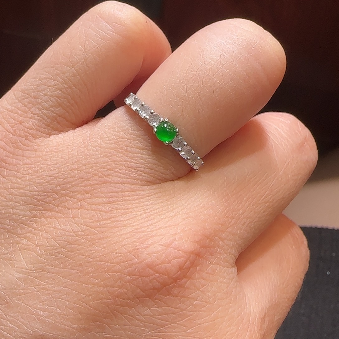 翡翠18K金镶嵌戒指