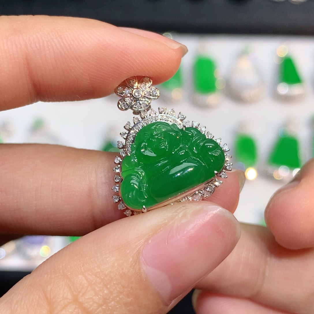 翡翠颈饰18K金镶嵌翡翠