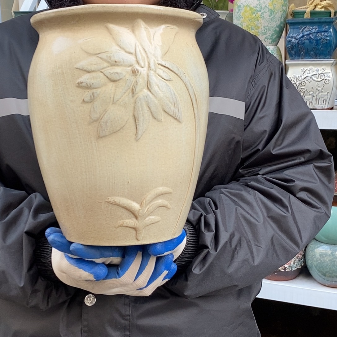 花盆紫砂口20高25瑕疵