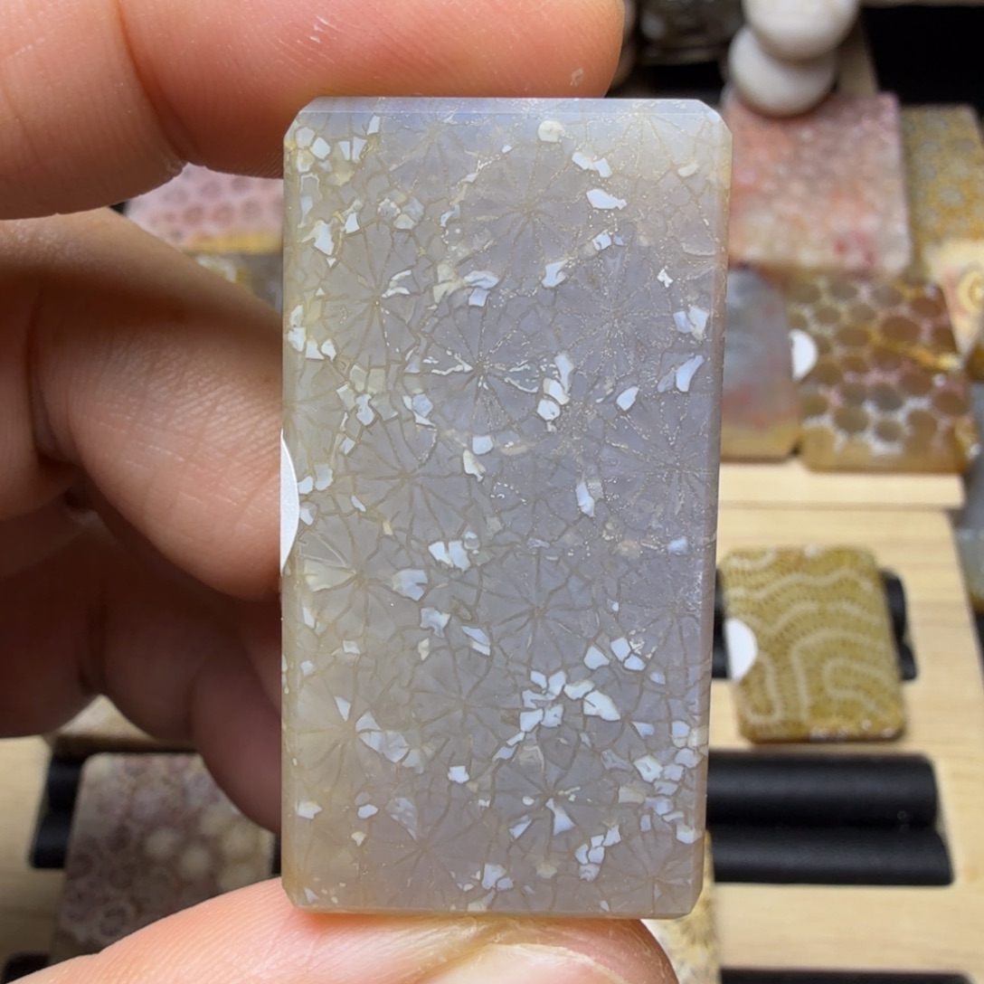 硅化玉未镶嵌纯天然色有机玉石保真色瑕疵特价不退换