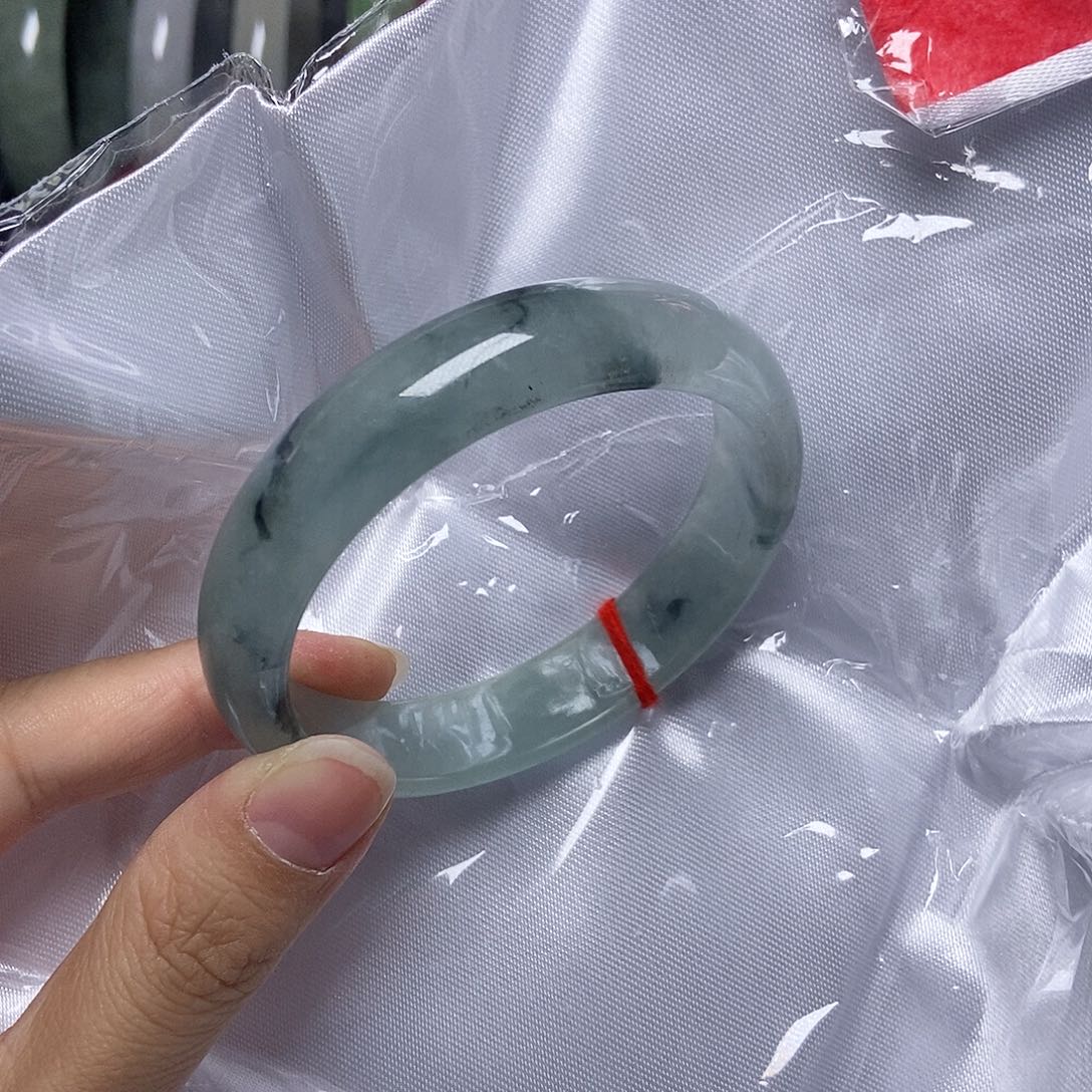 翡翠未镶嵌手镯57.8圈