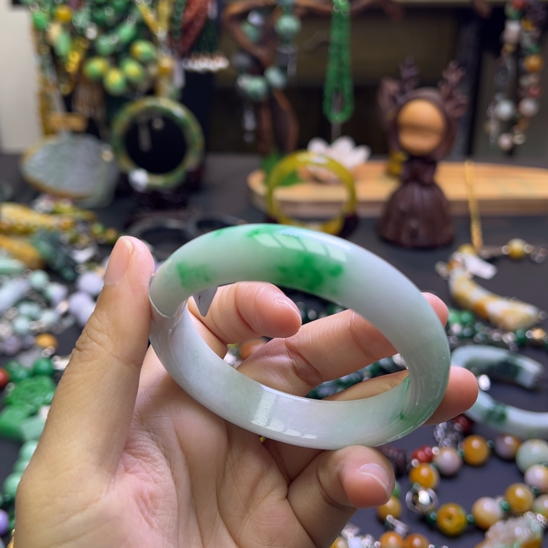 湘***静未镶嵌手链翡翠99