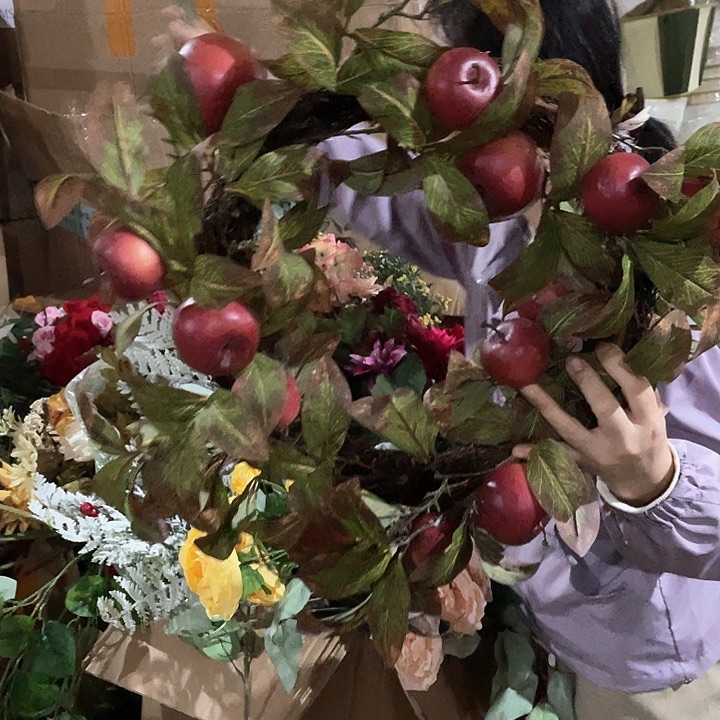 陶瓷花瓶，仿真绿植。