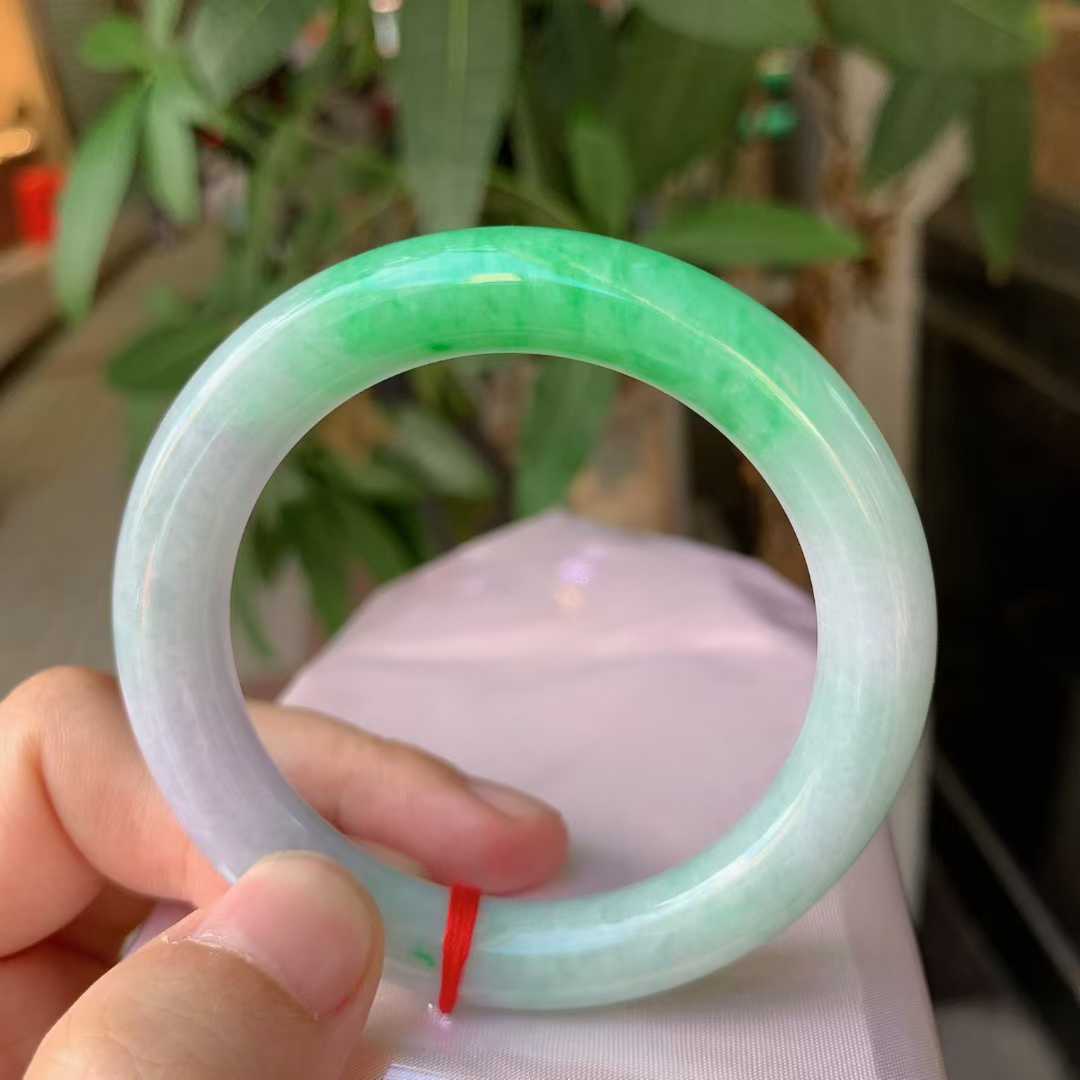 缅甸天然翡翠A货冰种阳绿圆条白底青牛奶底色手镯52少女福玉手镯