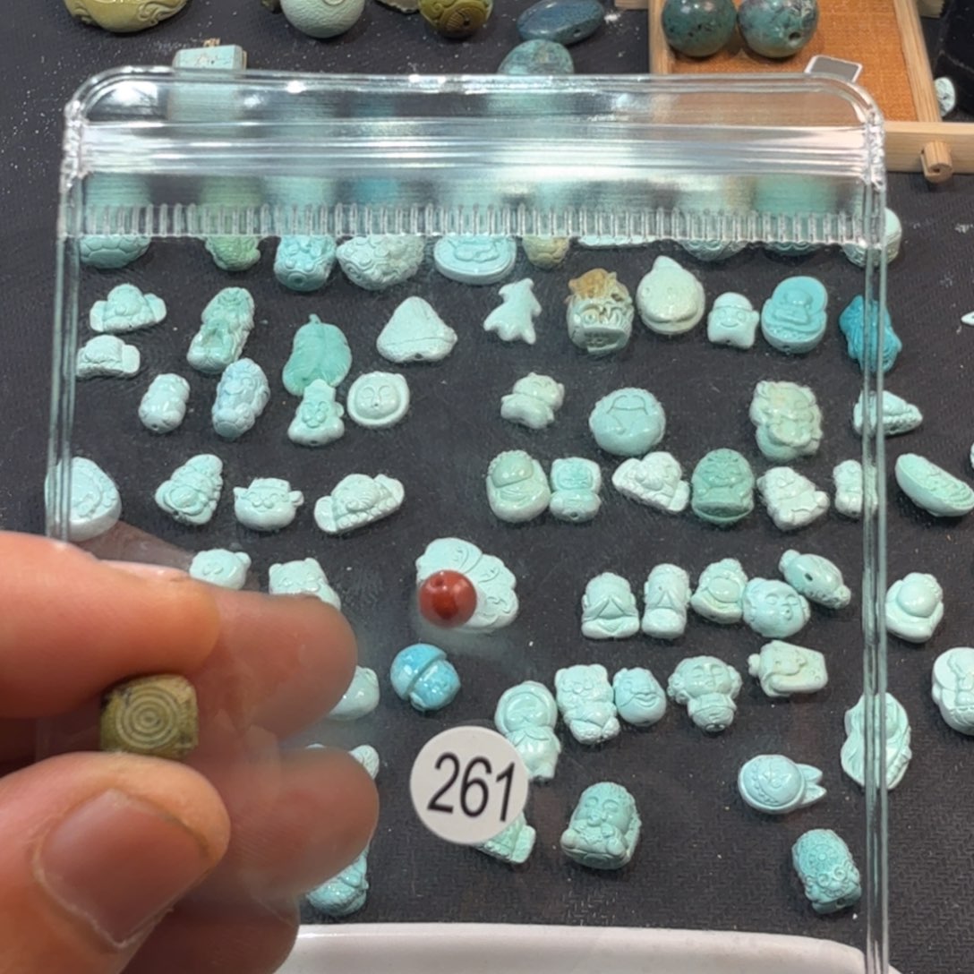 南红玛瑙未镶嵌珠宝奇石