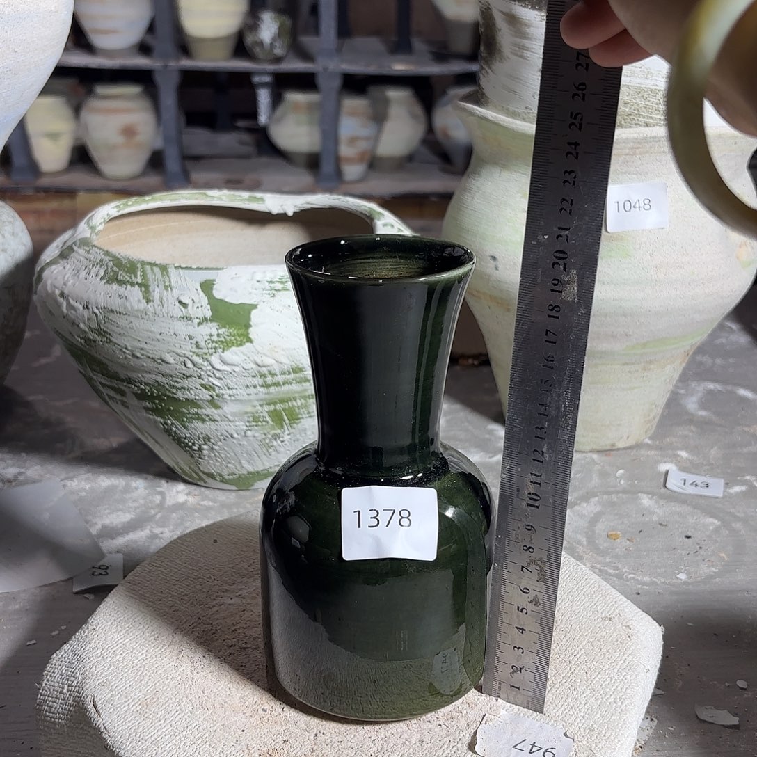 摆件高19，口7，无孔1378