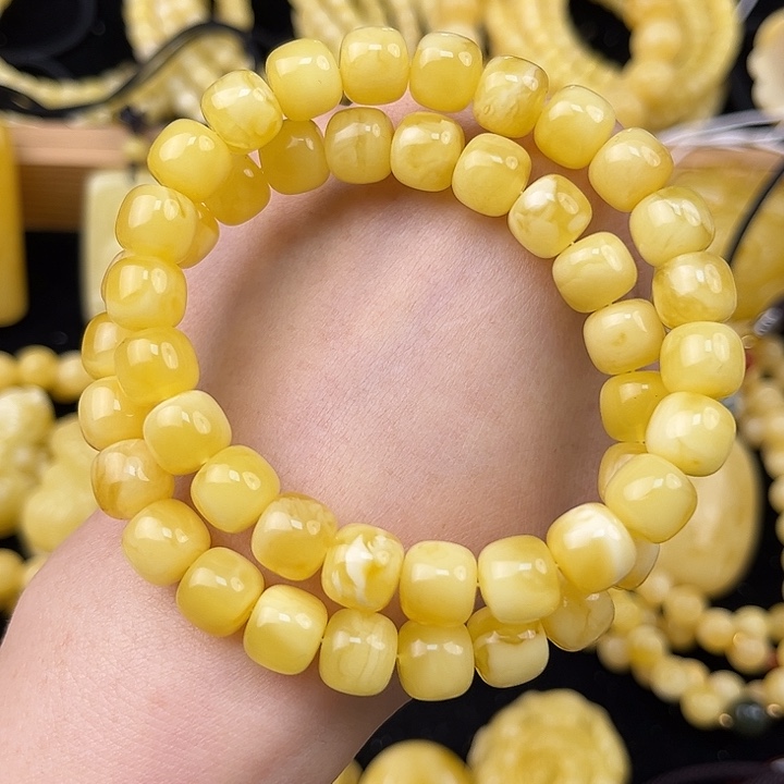 琥珀未镶嵌颈饰琥珀，多样性发其一