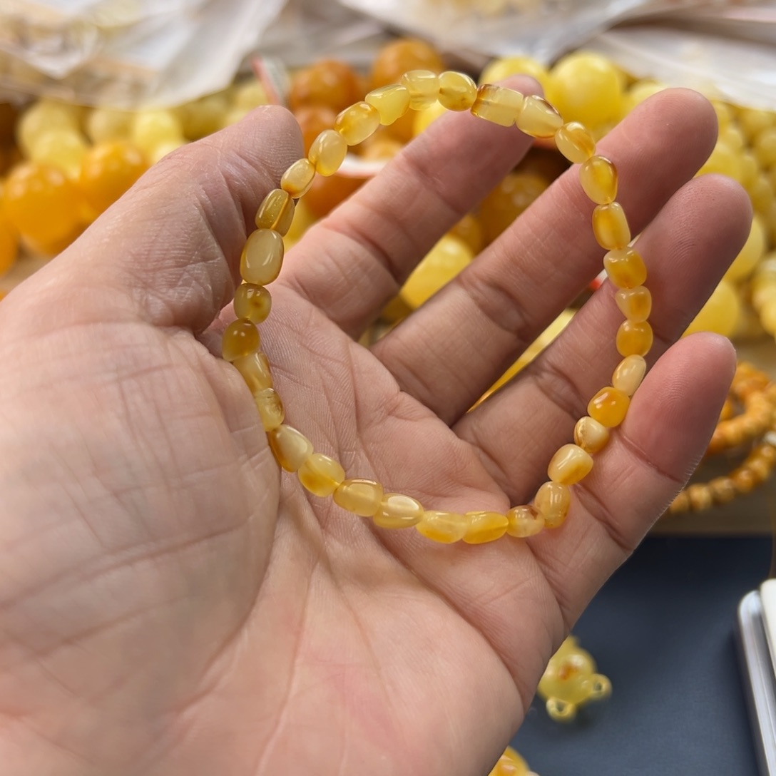 未镶嵌琥珀珠宝奇石