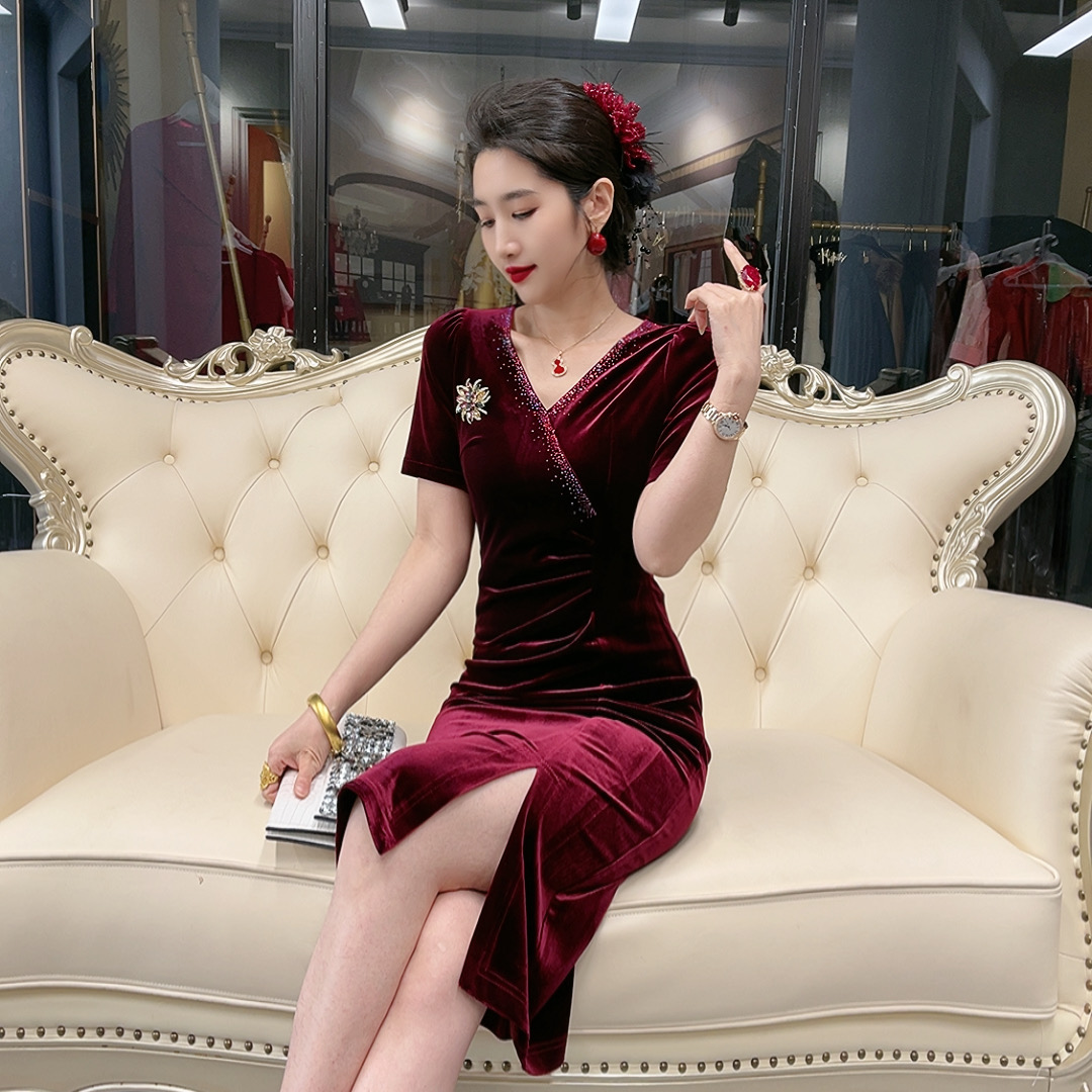 牟之恋{夏装新款}2025爆款高端气质喜婆婆喜妈妈婚宴装红色8868-2