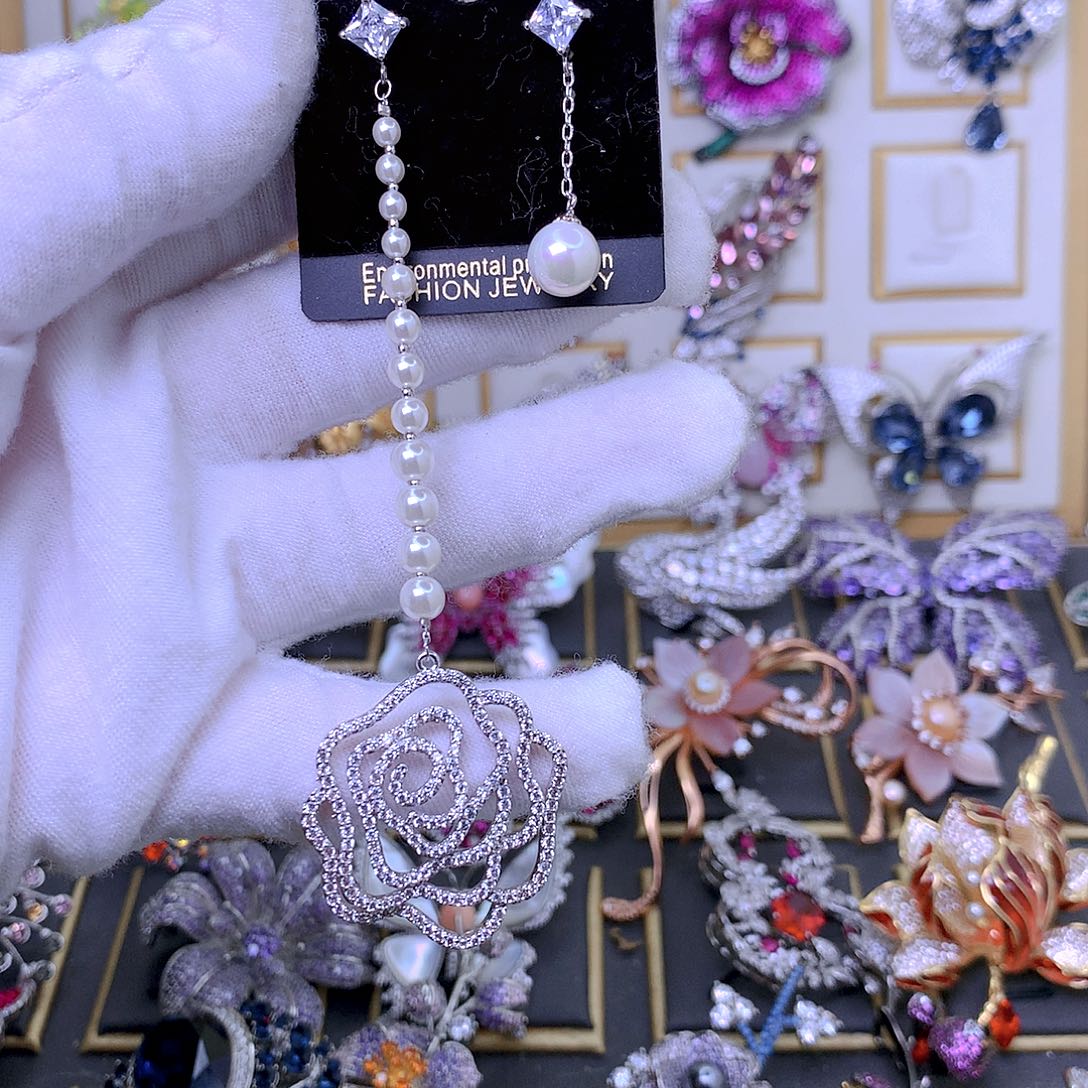 合成立方氧化锆铜耳环