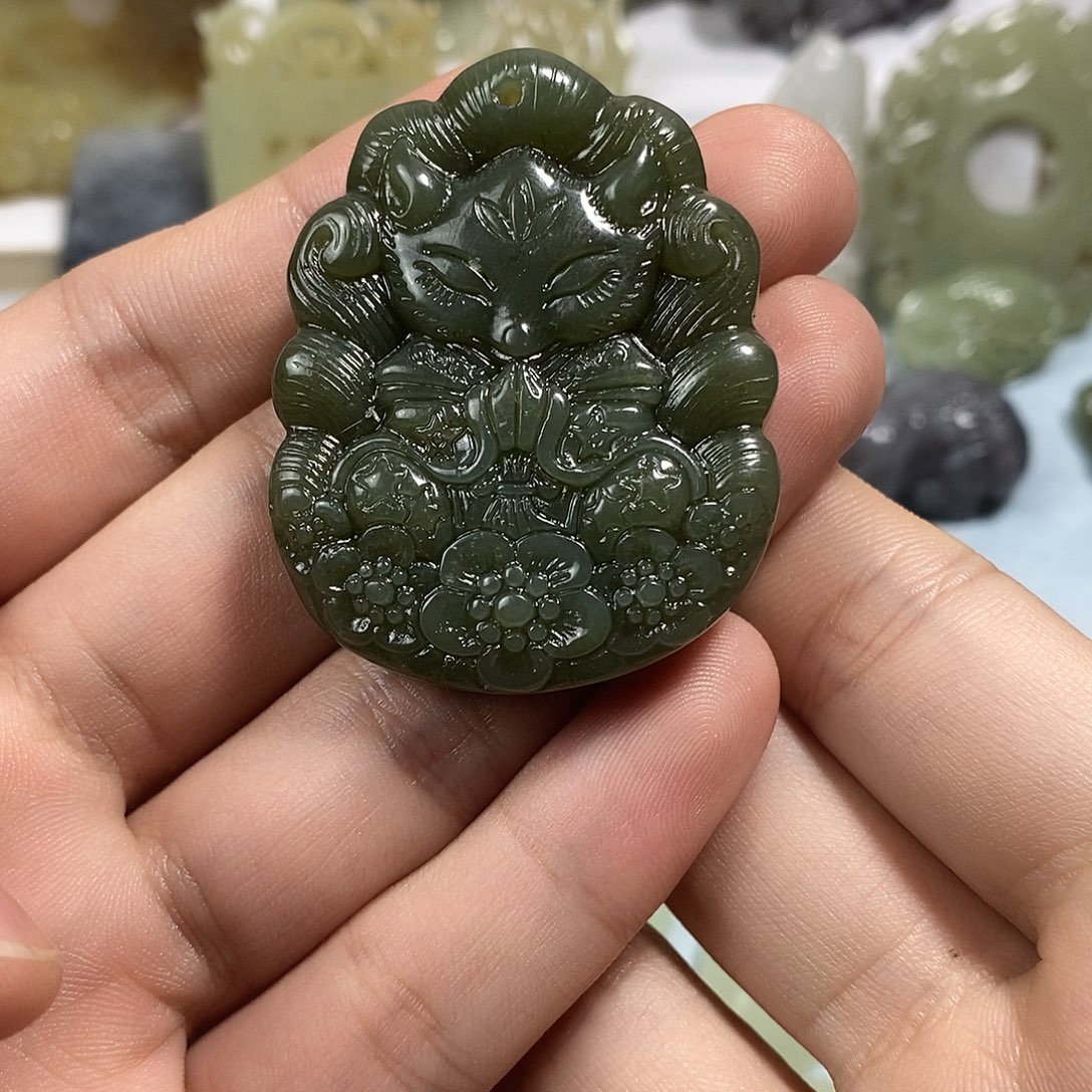 和田玉未镶嵌挂件