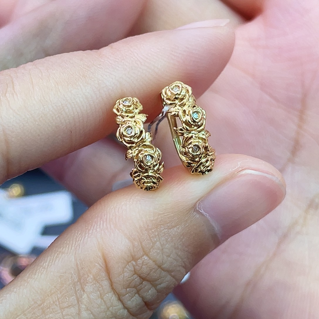 耳饰钻石18K金镶嵌