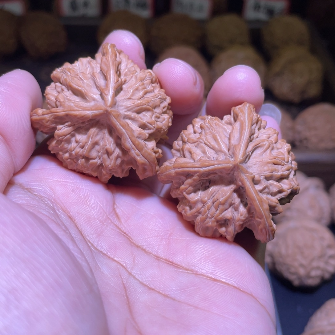 文玩核桃把件三棱