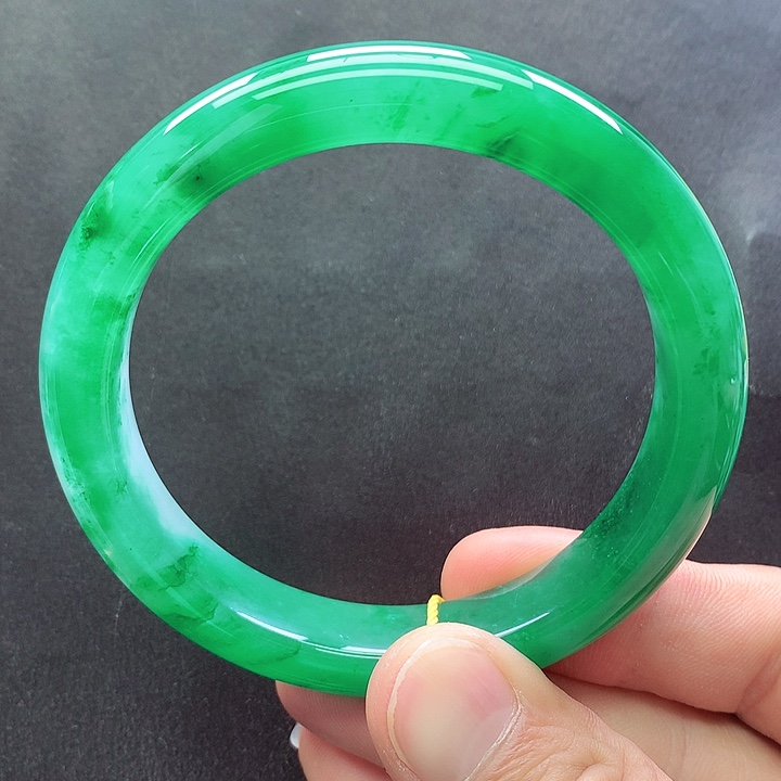 未镶嵌手镯石英质玉
