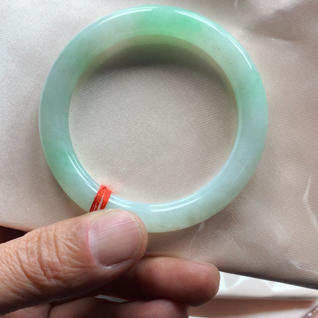翡翠手镯未镶嵌?****?缅甸天然翡翠
