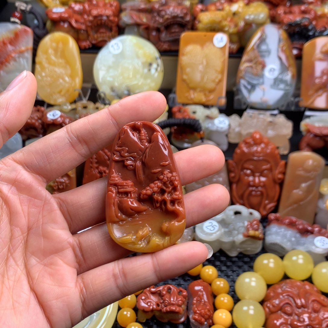 石英质玉（黄龙玉）挂件未镶嵌