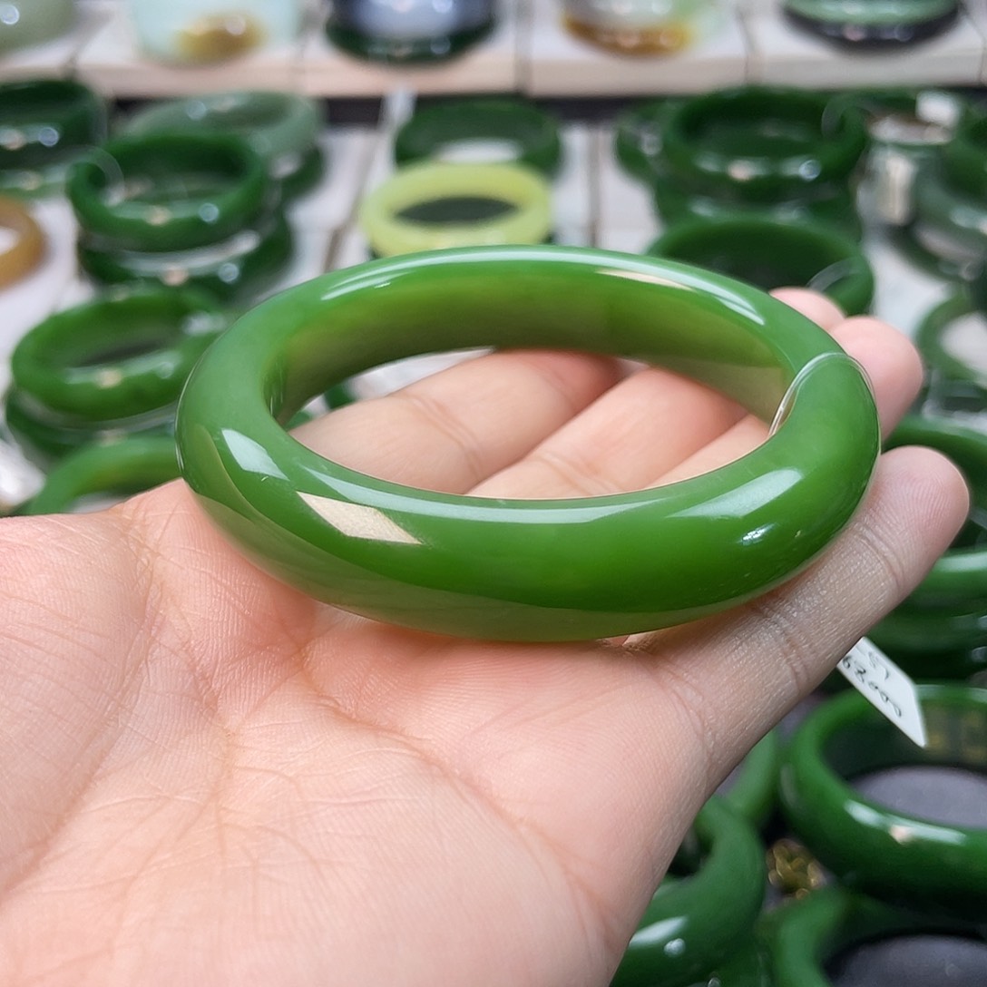 和田玉（碧玉）手镯未镶嵌