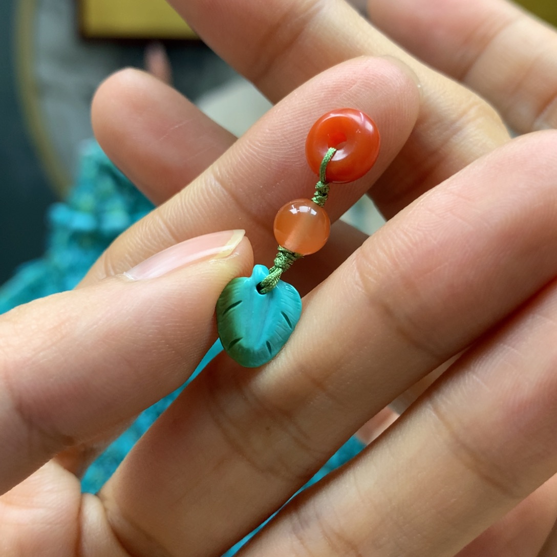 南红玛瑙配饰未镶嵌