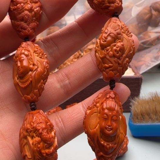 橄榄核手串雕刻工艺