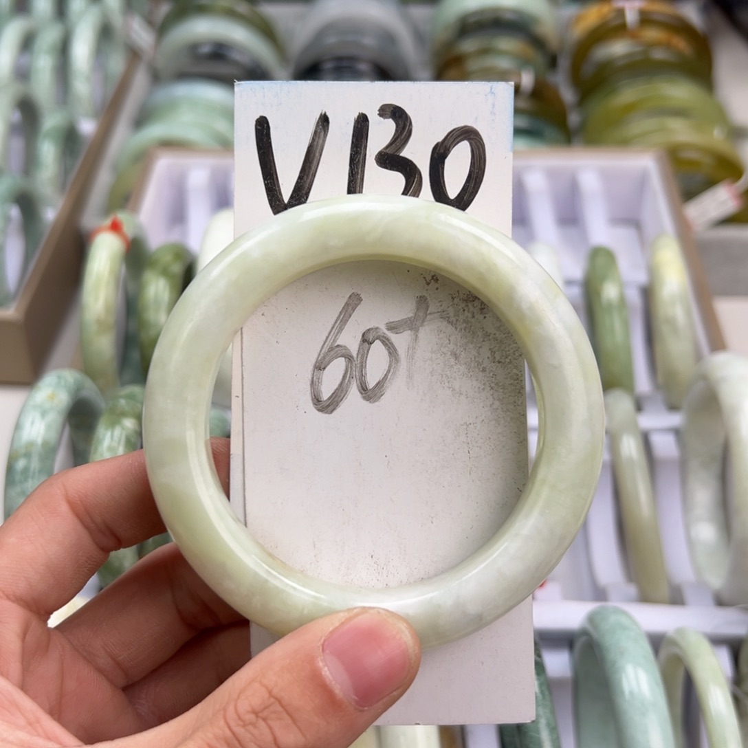 岫玉手镯未镶嵌天然岫玉