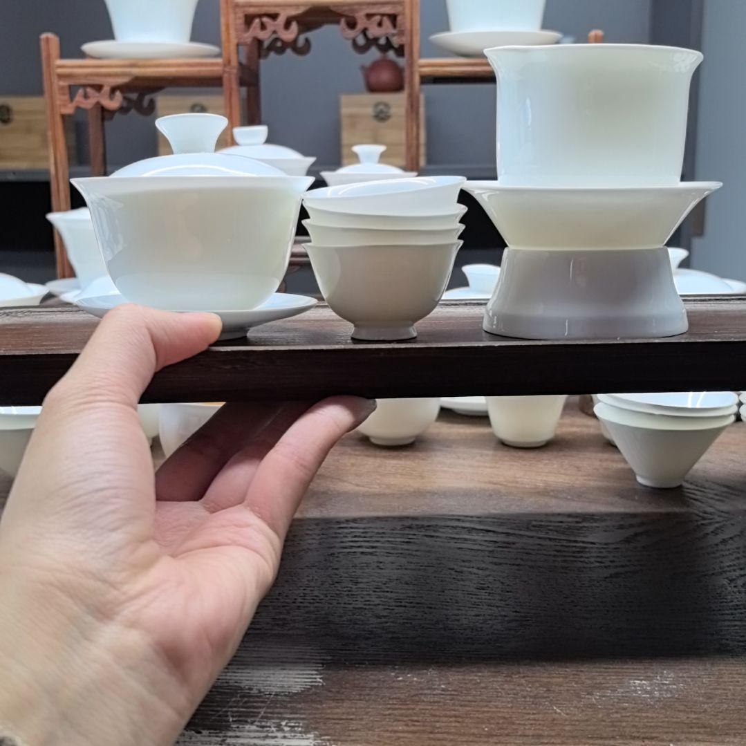 110毫升元宝+4个高脚杯+160公道杯一套