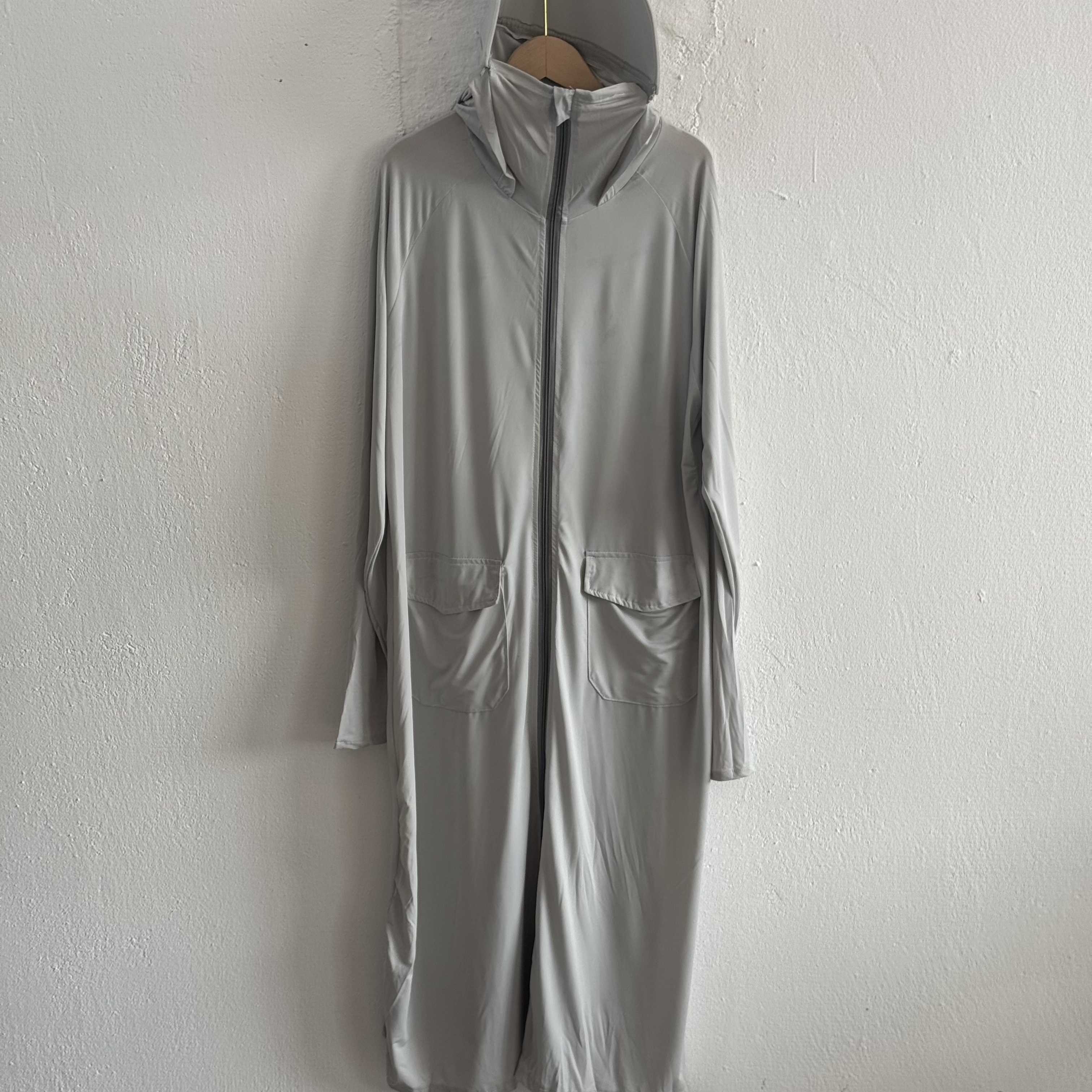 A13   夏季长款舒适防晒衣（微脏残介意勿拍）