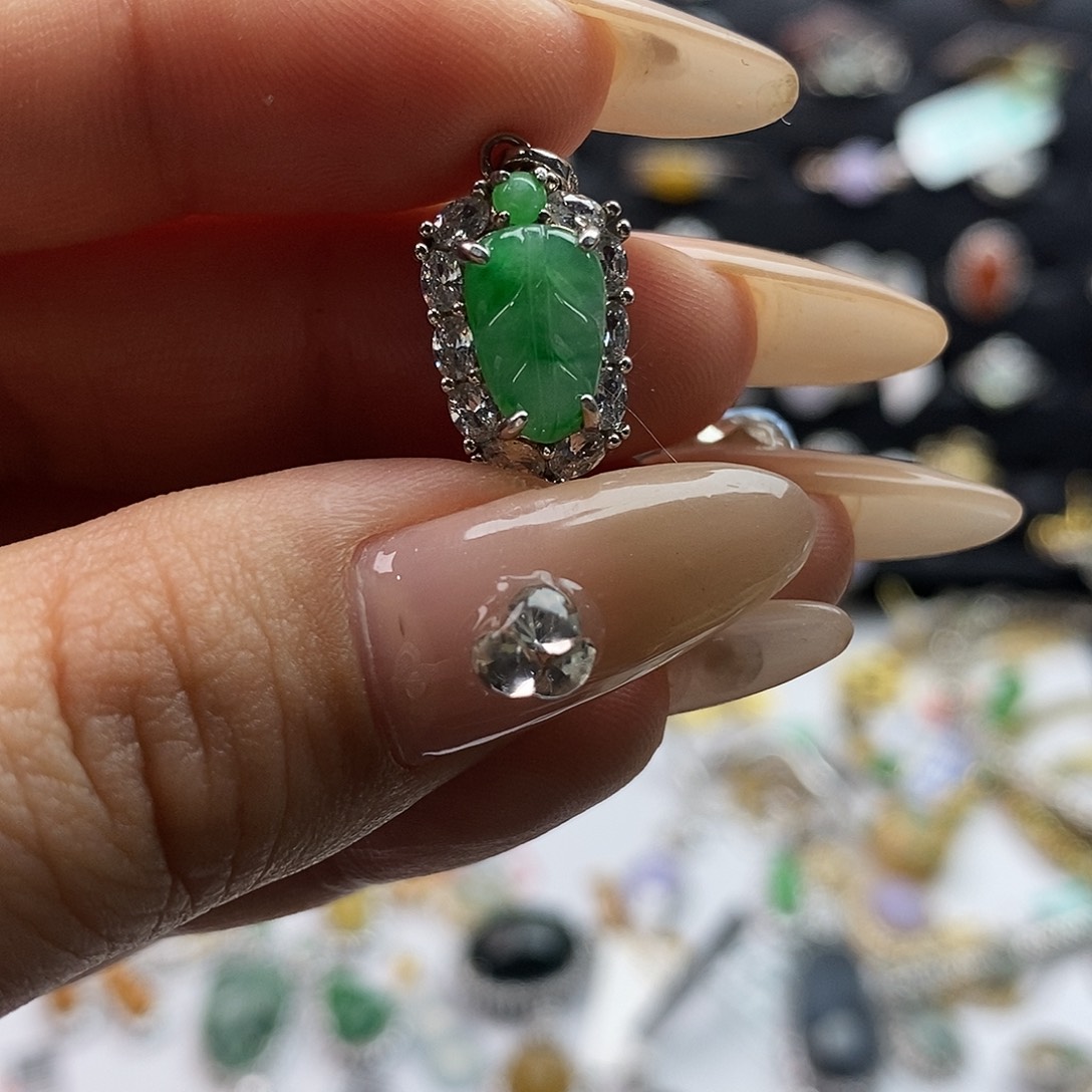 翡翠未镶嵌戒指翡翠