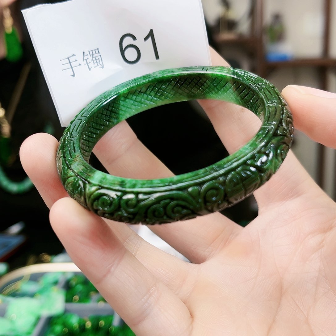 翡翠手镯未镶嵌手镯56.5