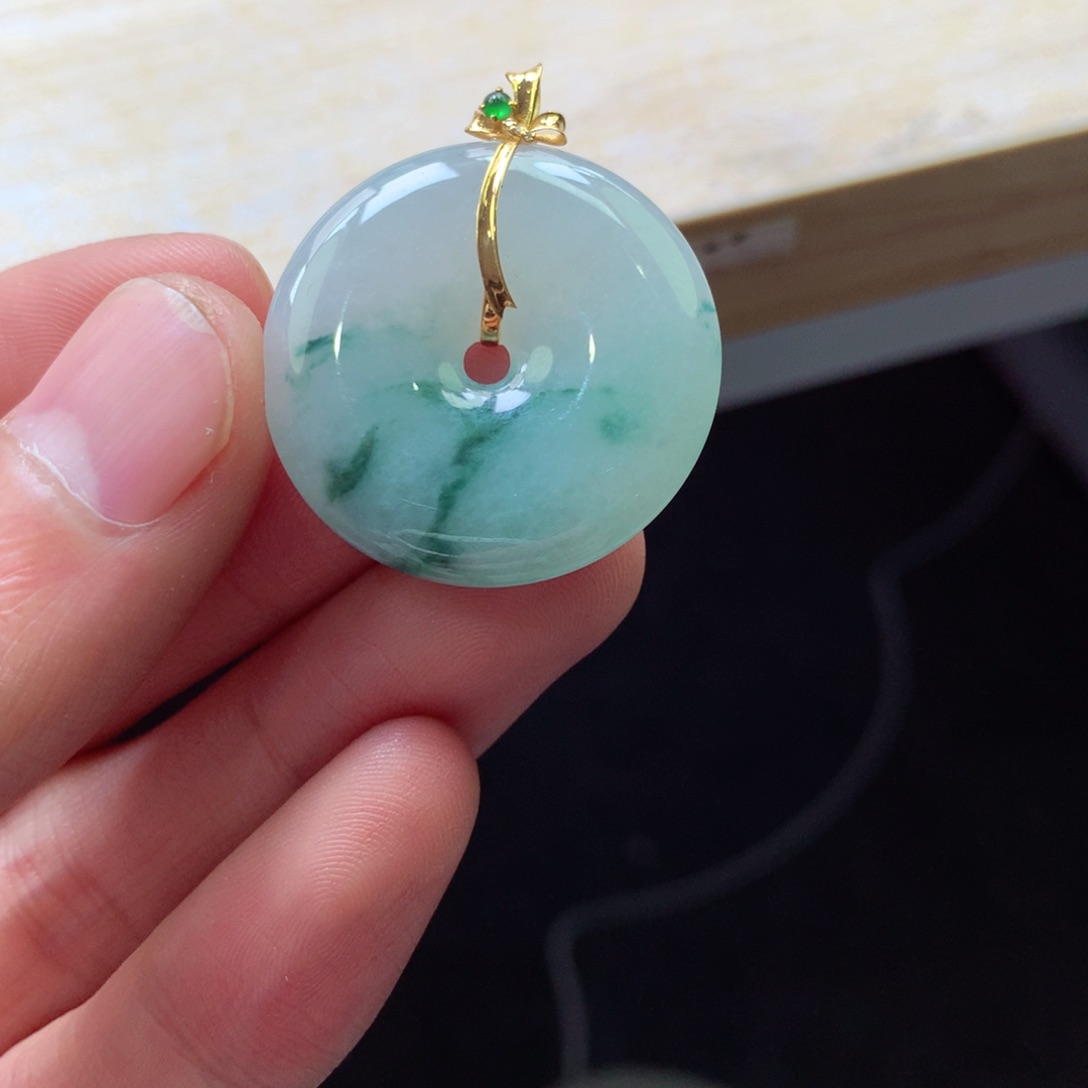 翡翠颈饰18K金镶嵌吊坠