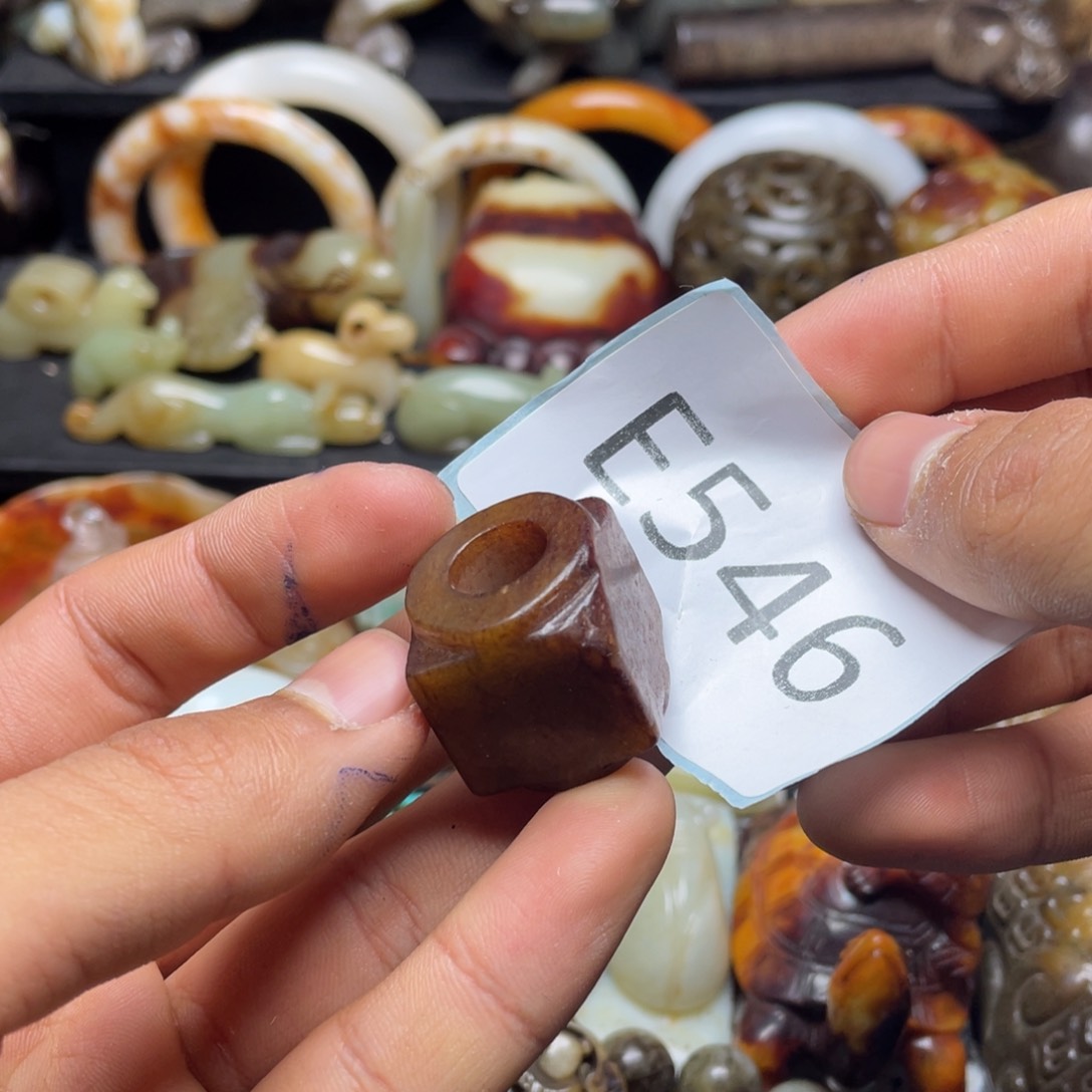 和田玉（糖玉）挂件未镶嵌