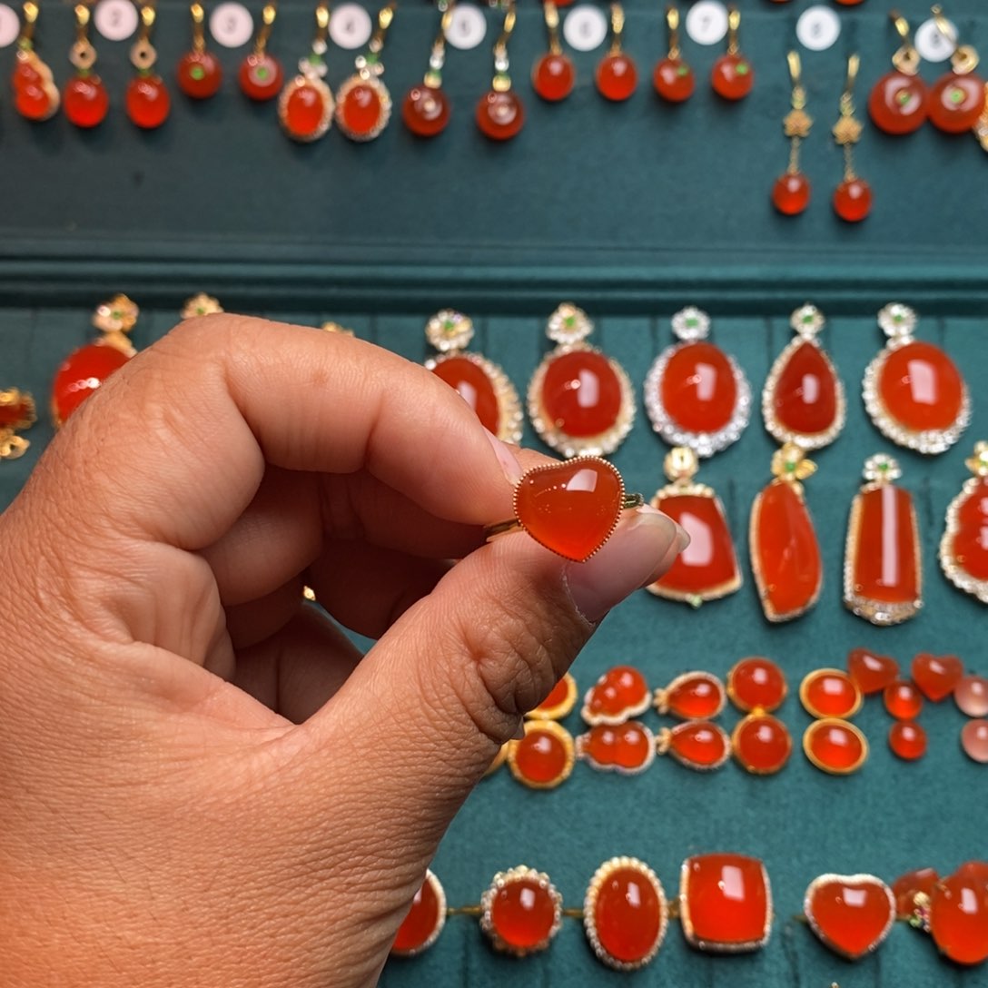 南红玛瑙18k戒指18K金镶嵌2****3