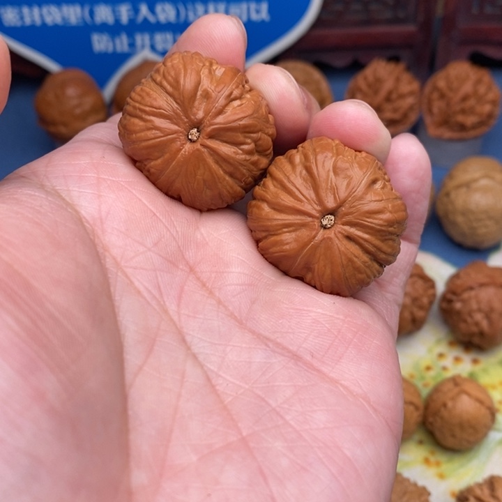 文玩核桃把件菊花底