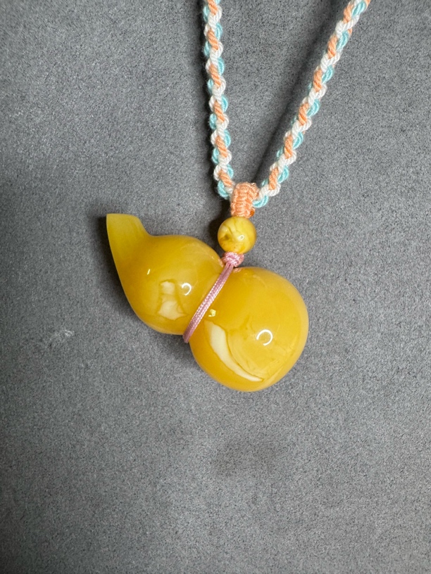 天然蜜蜡焦皮料白花葫芦吊坠