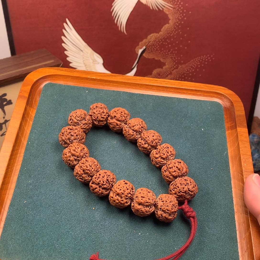 手串金刚菩提3、方墩梅花红皮21mm头货