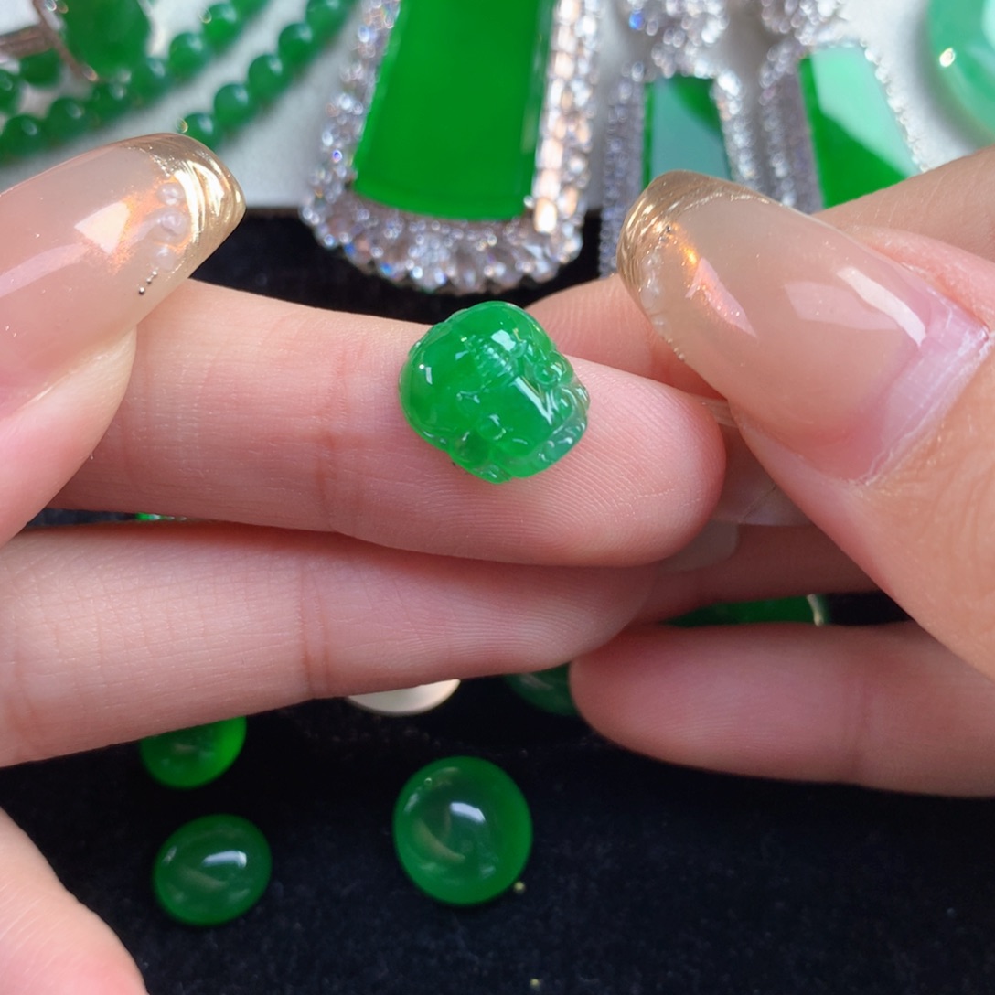 翡翠裸石11.04/9.6/4.47