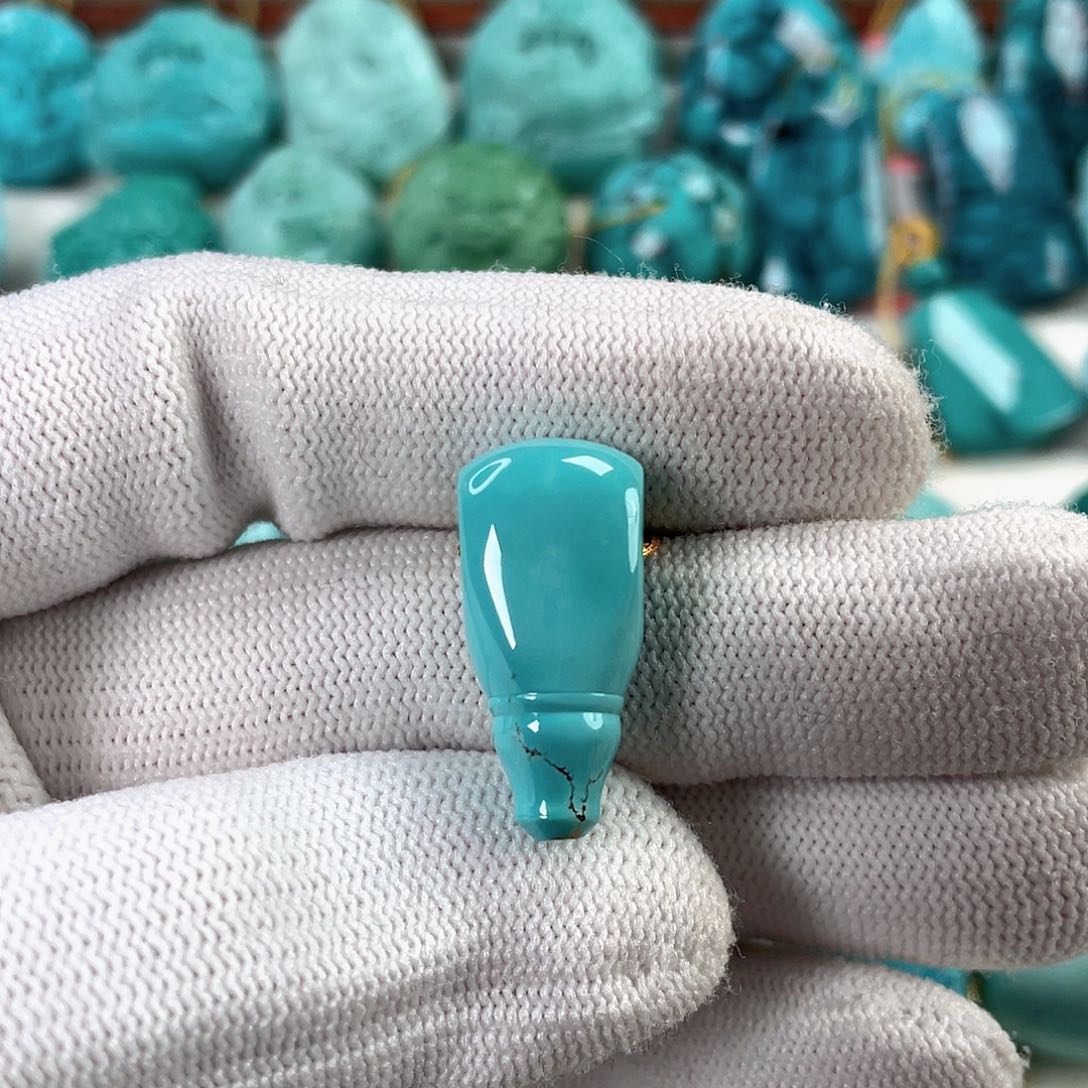 绿松石未镶嵌挂件