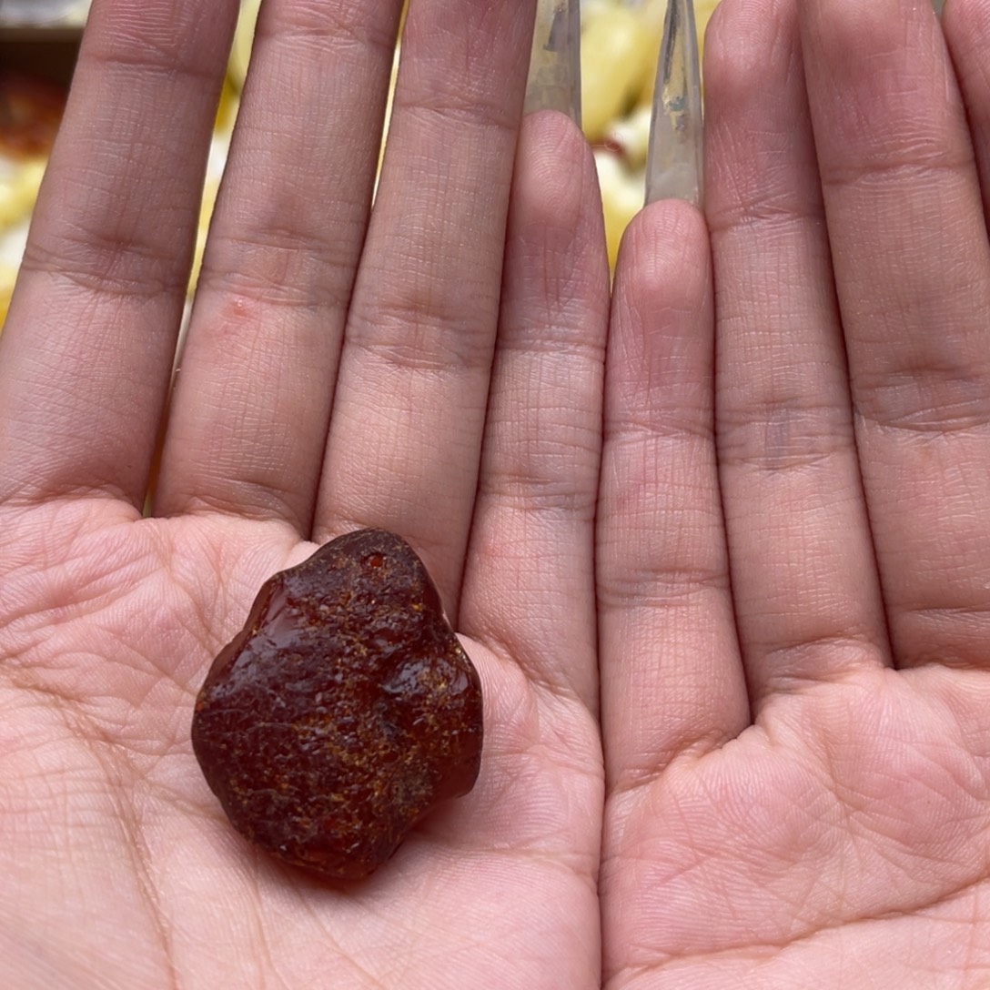 琥珀未镶嵌裸石蜜蜡原石胶皮静