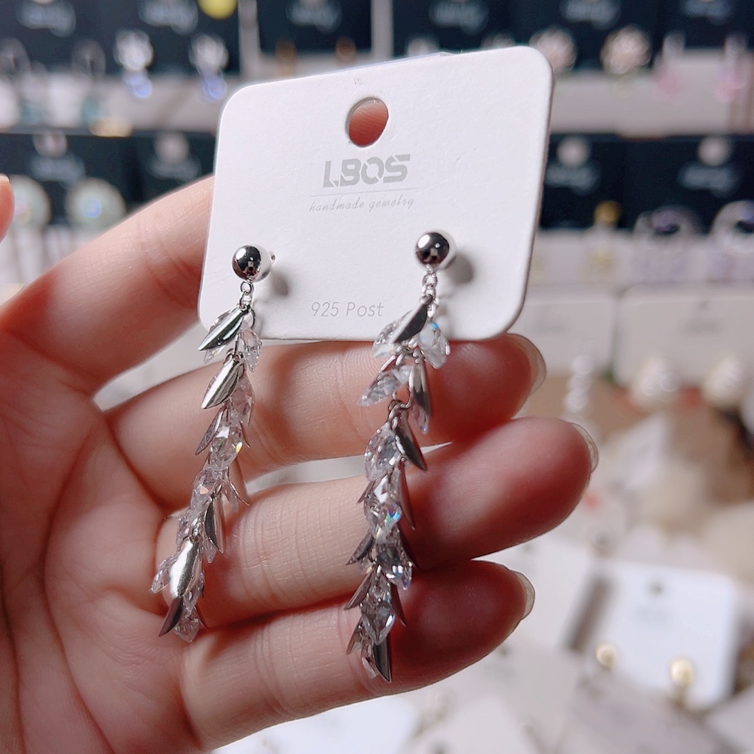 锆石纯铜合金耳环的