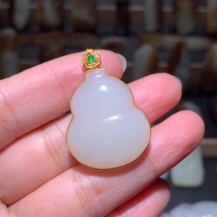 陈***&和田玉18K金镶嵌吊坠(不含链)
