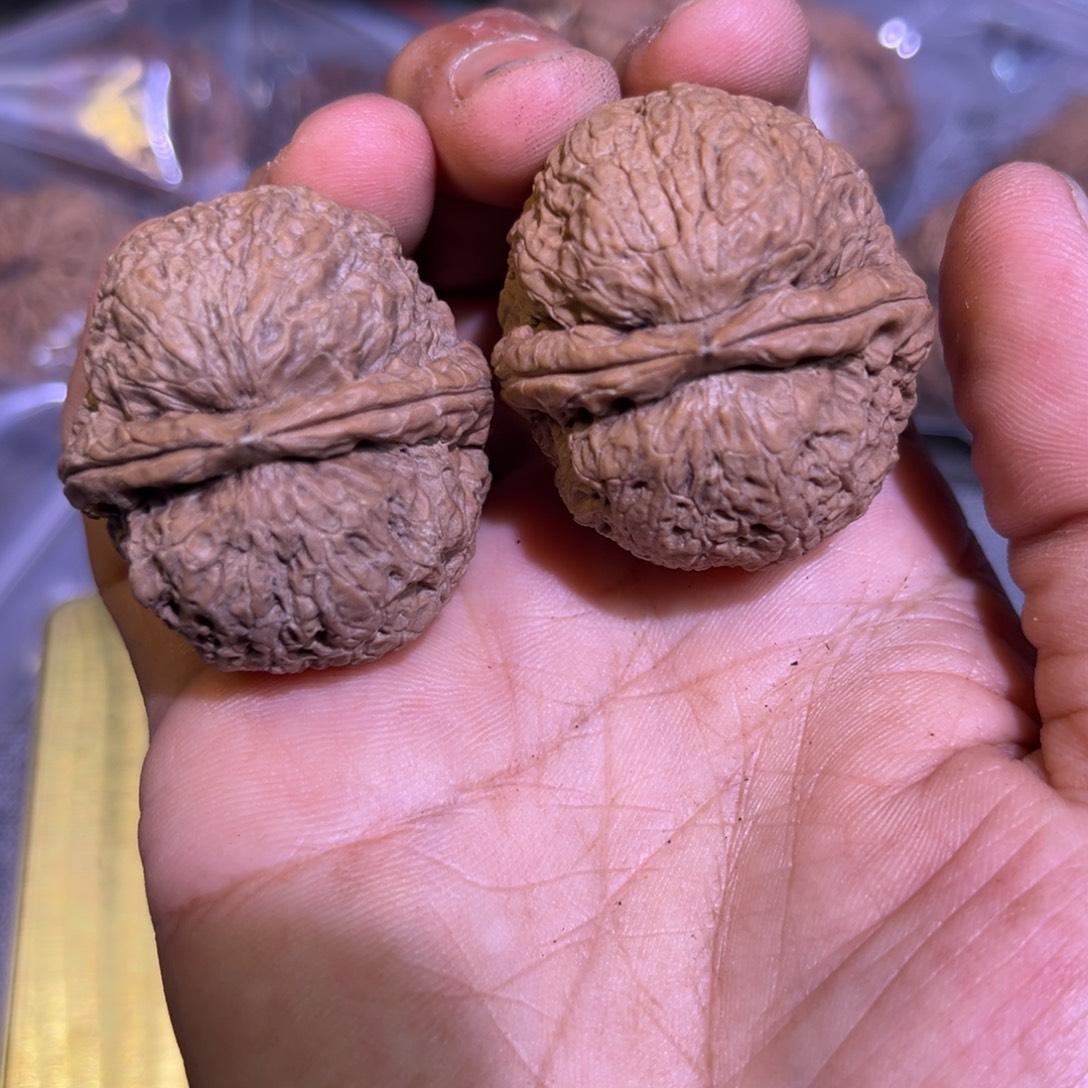 把件文玩核桃红旺云铁30号37mm