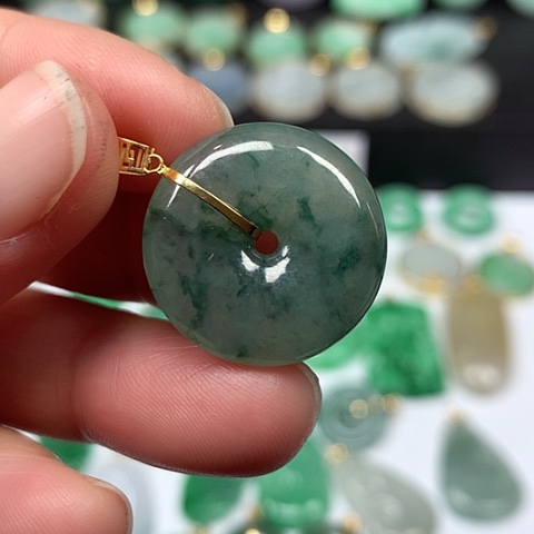 翡翠吊坠(不含链)18K金镶嵌