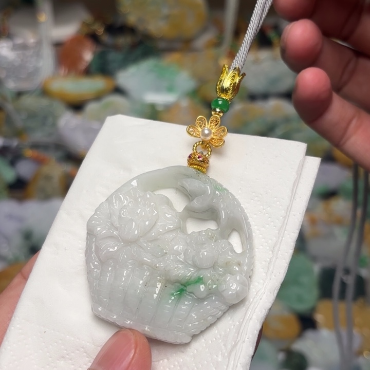 翡翠颈饰未镶嵌吊坠