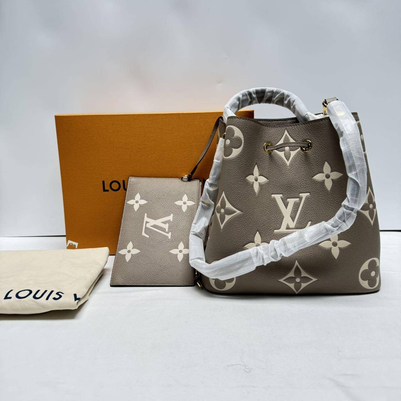 胖虎曼曼/路易威登/95新/公价0/箱包/两用包/31B2501020007